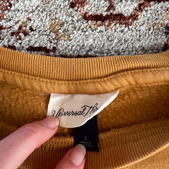 Universal Thread women’s pullover - Picture 2 of 4